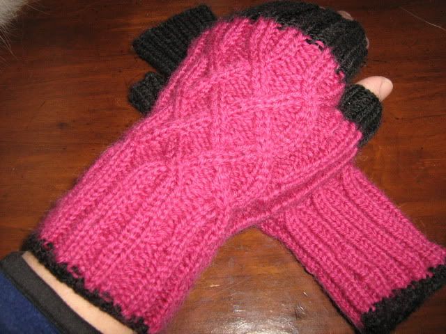 sporty cabled mitts