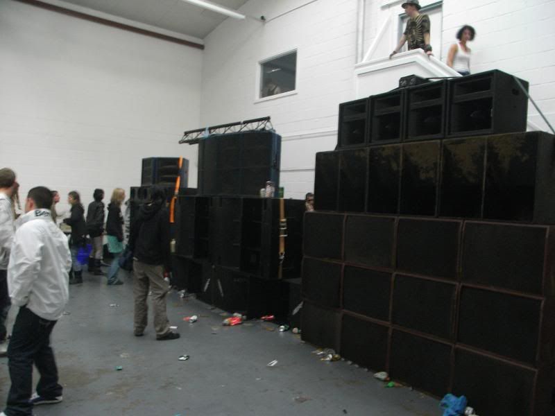 http://i269.photobucket.com/albums/jj43/hondax8r/rig-1.jpg