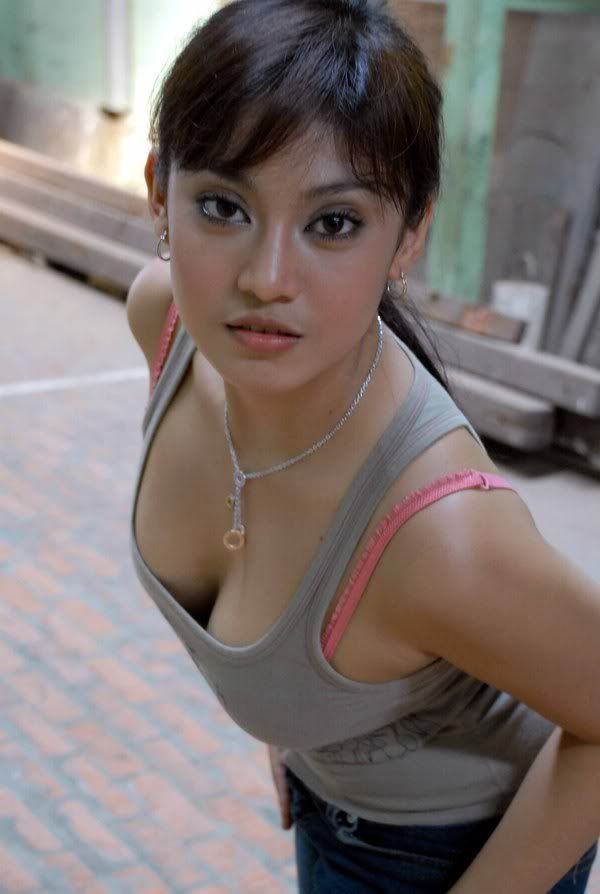 http://i269.photobucket.com/albums/jj54/teroblade/ayuanjanikx2.jpg