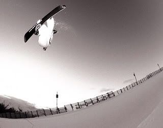 Obrázok “http://i269.photobucket.com/albums/jj68/bobosajibby/Snowboarding.jpg” sa nedá zobraziť, pretože obsahuje chyby.