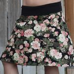 Chrysanthemum Haiku Yoga Skirt Sz L