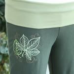 Lovely Leaf Yoga Pants Sz XS/S