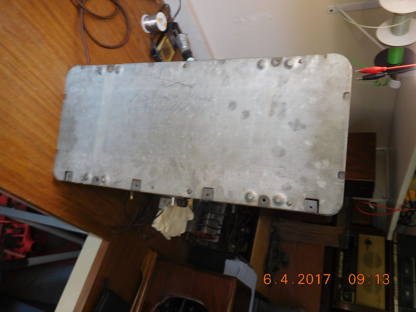 [Image: Philco%20112%20chassis%20bottom%20cover%20finished.jpg]