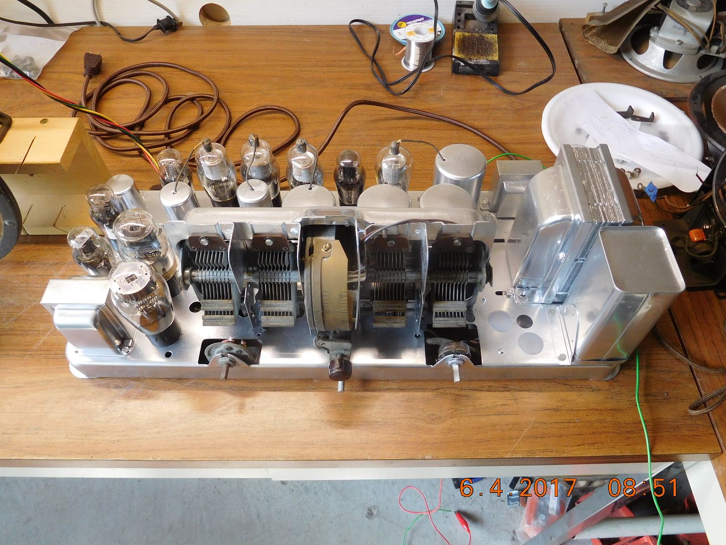 [Image: Philco%20112%20chassis%20top%20front%20finished.jpg]