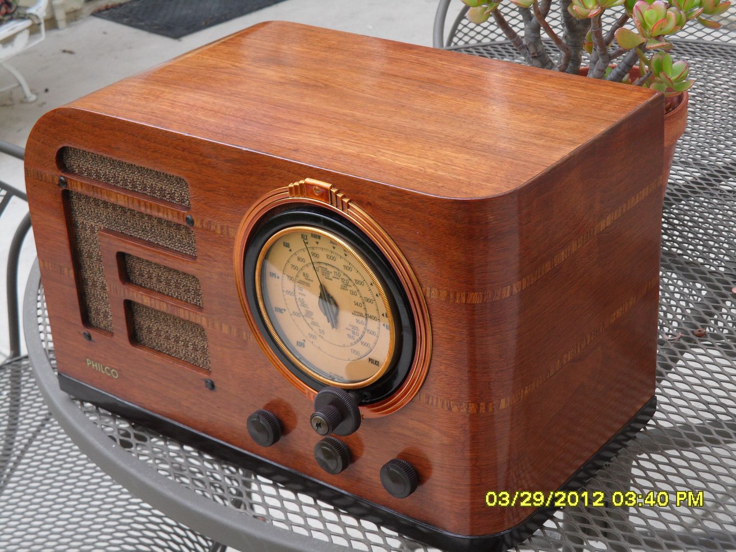 Philco38-7rightobliquefinished.jpg