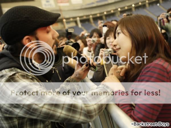 http://i269.photobucket.com/albums/jj49/blogdonick2008/Tokyo%20Dome%20-%20Soundcheck%20-%202008/9.jpg